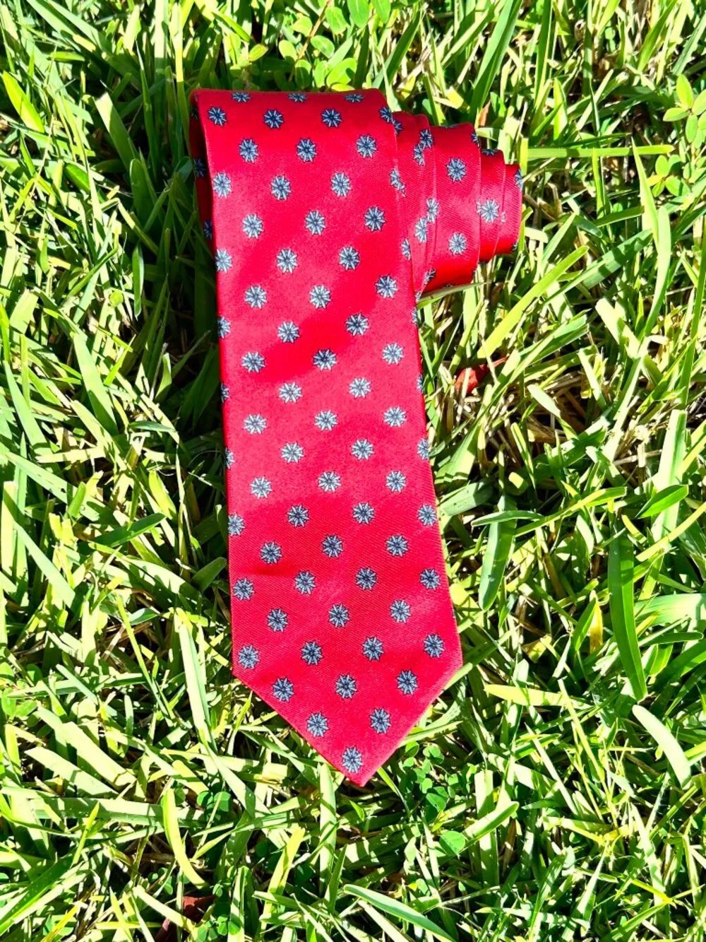 Christian Dior Monsieur Red Silk Tie Blue Floral Medallion Pattern54”x3” France.